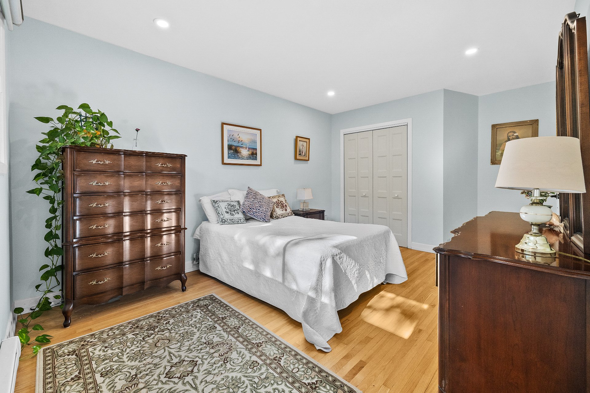 Chambre à coucher – 8678-8682, Boul. Champlain