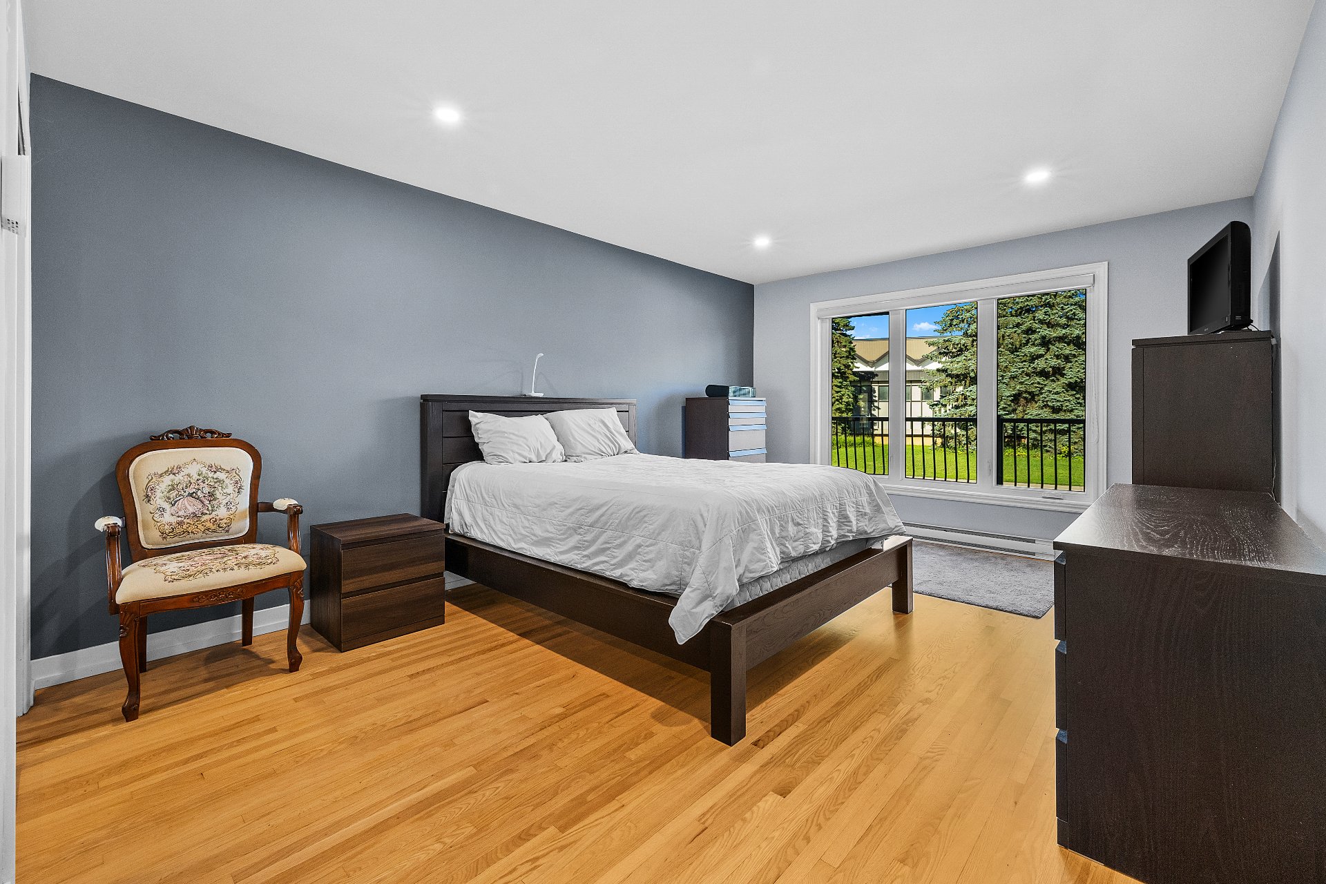 Chambre à coucher principale – 8678-8682, Boul. Champlain