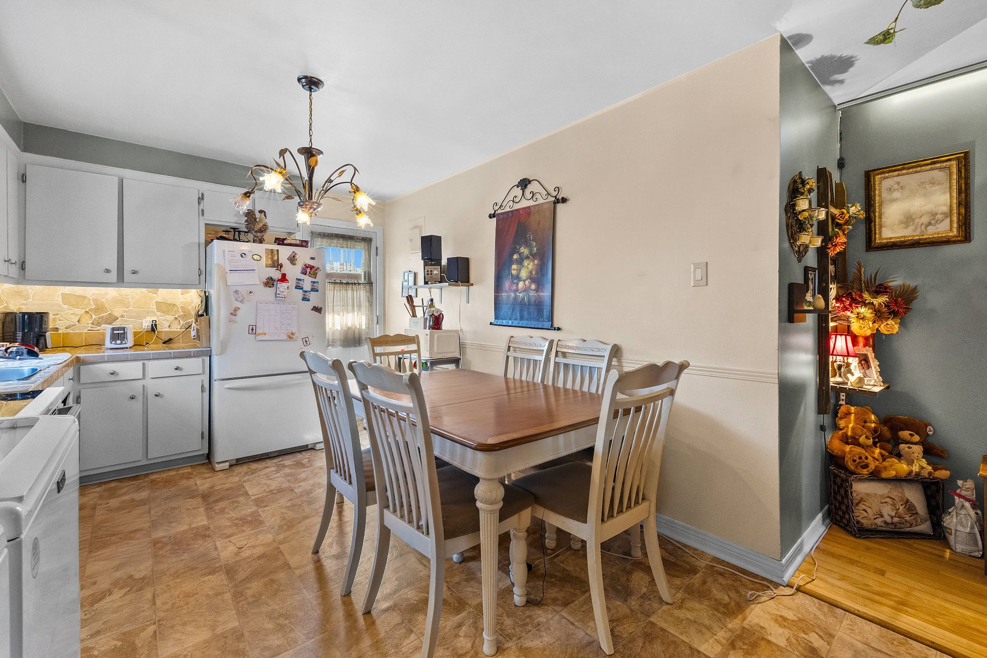 Cuisine – 8678-8682, Boul. Champlain
