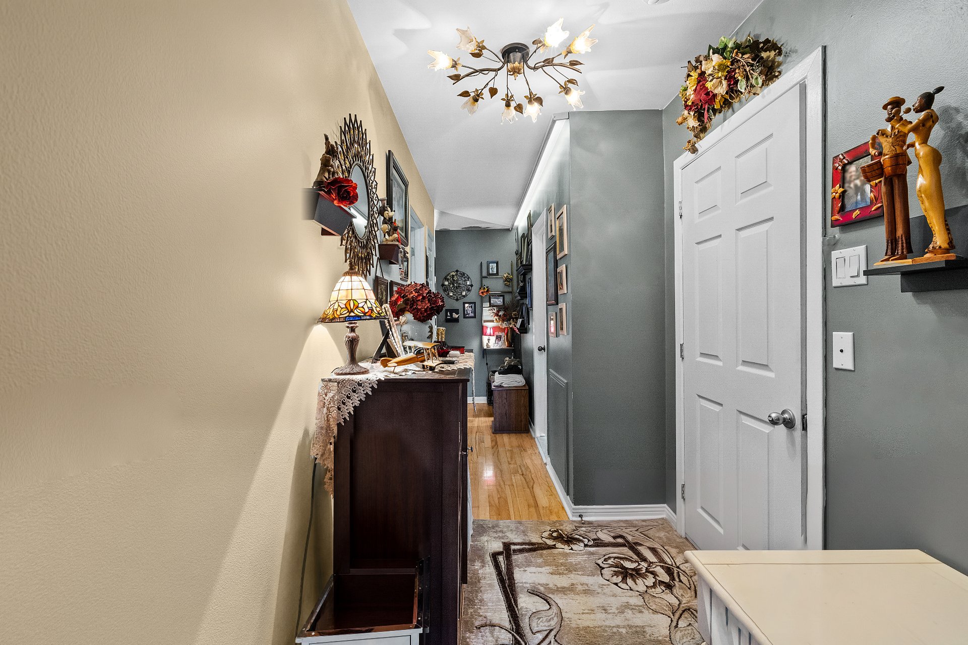 Corridor – 8678-8682, Boul. Champlain