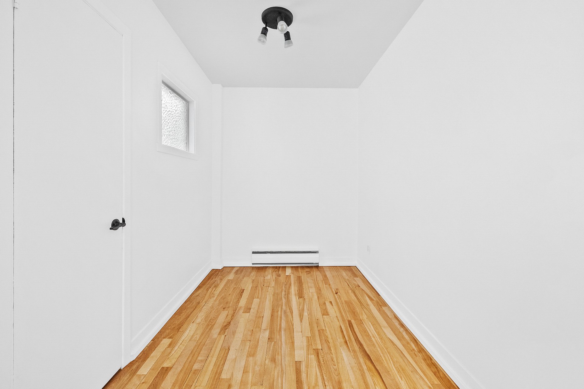 Chambre à coucher – 8678-8682, Boul. Champlain