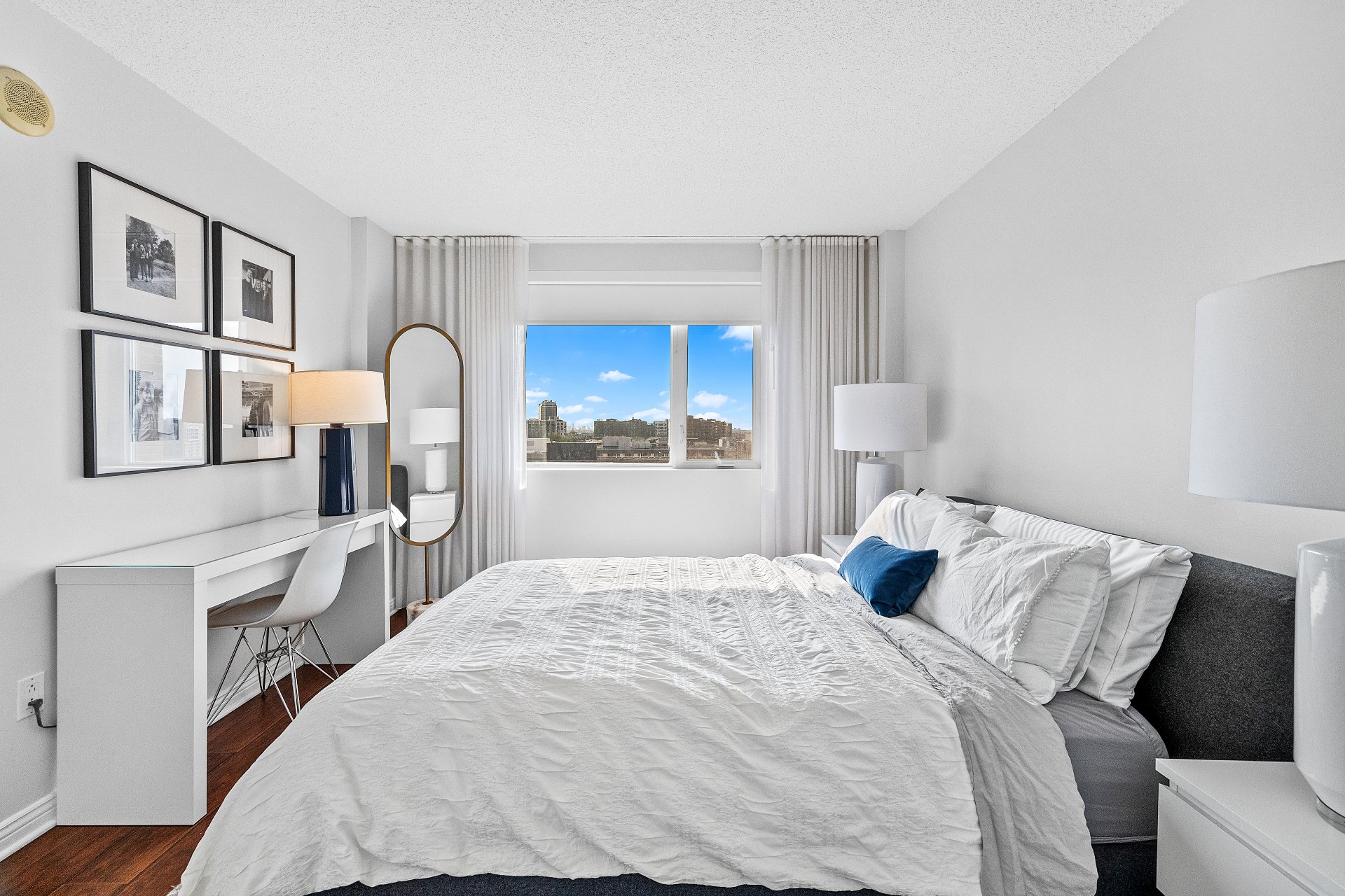 Primary bedroom – 1280, Rue St-Jacques, apt. 1301