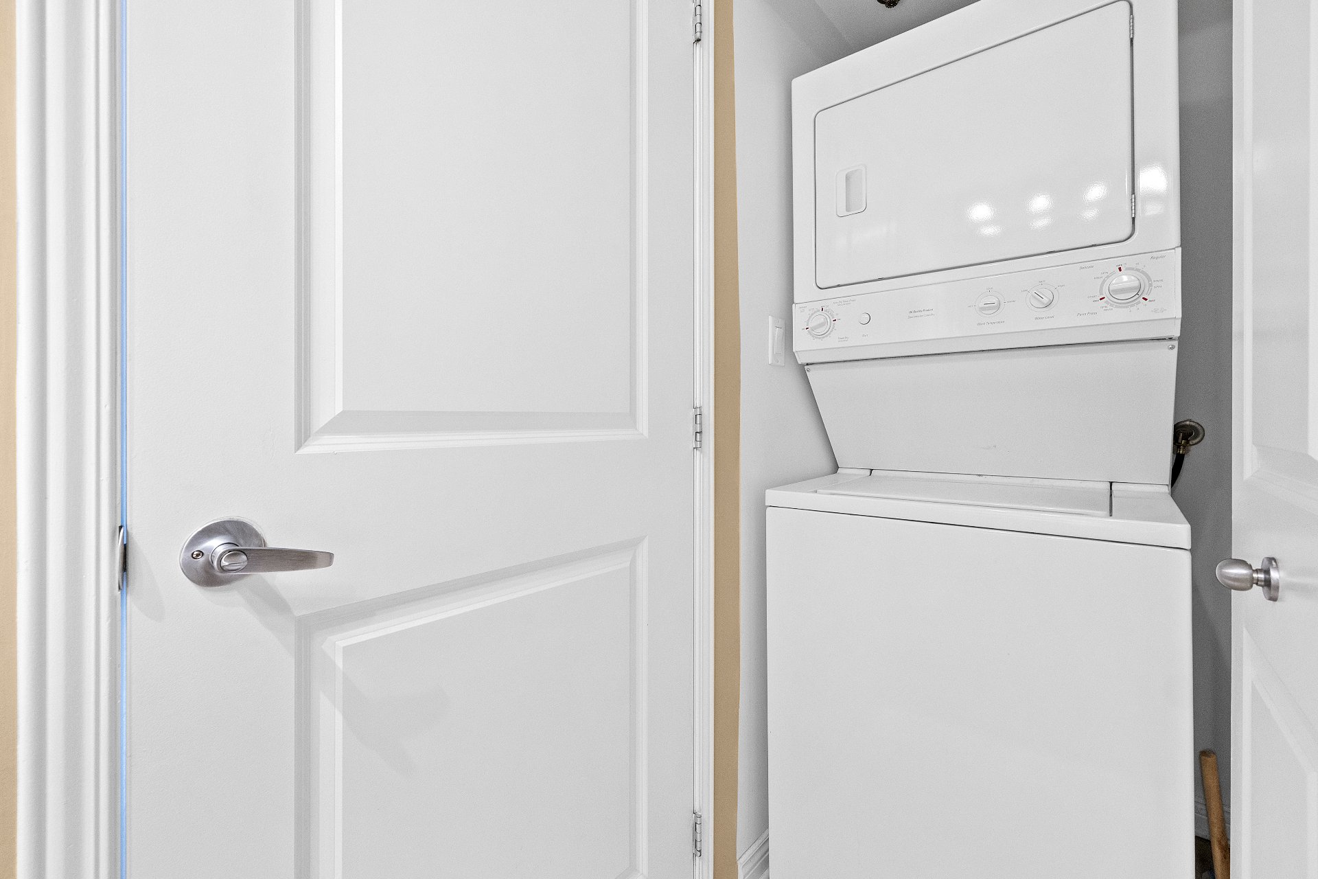Laundry room – 1280, Rue St-Jacques, apt. 1301
