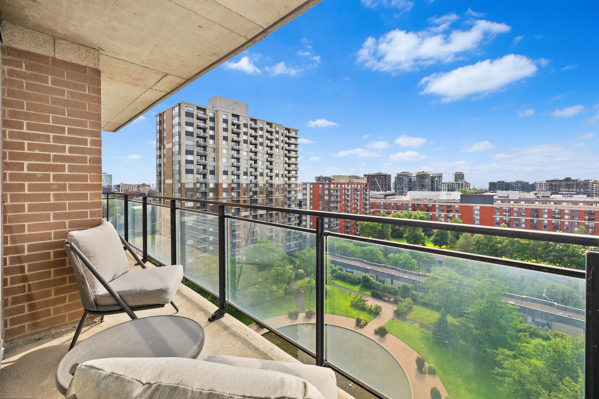 Balcony – 1280, Rue St-Jacques, apt. 1301