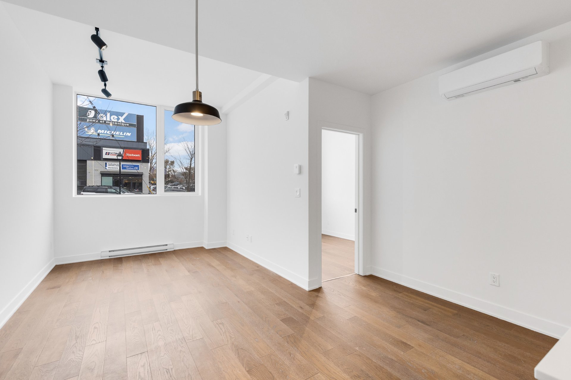 Salon – 5410, Av. Papineau, app. 103