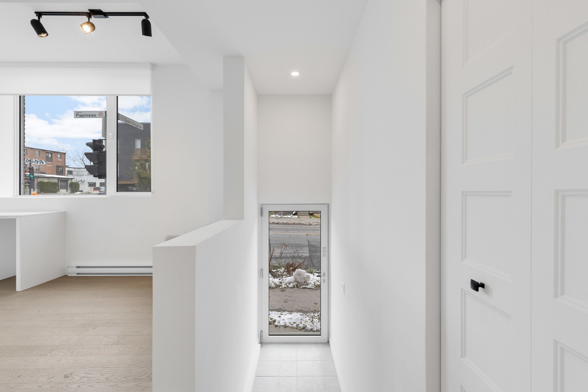 Hall – 5420, Av. Papineau, apt. 101