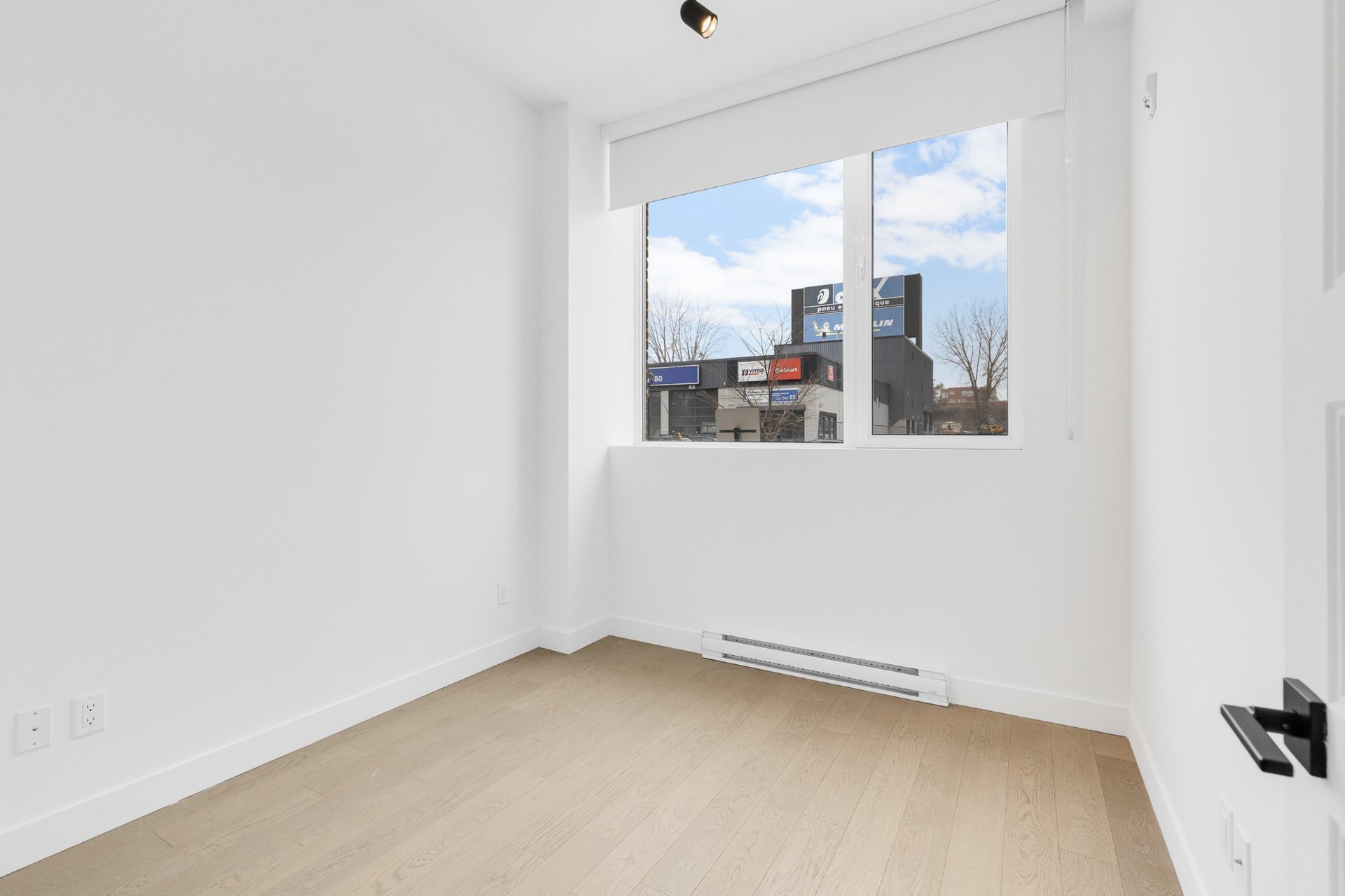 Bedroom – 5420, Av. Papineau, apt. 101