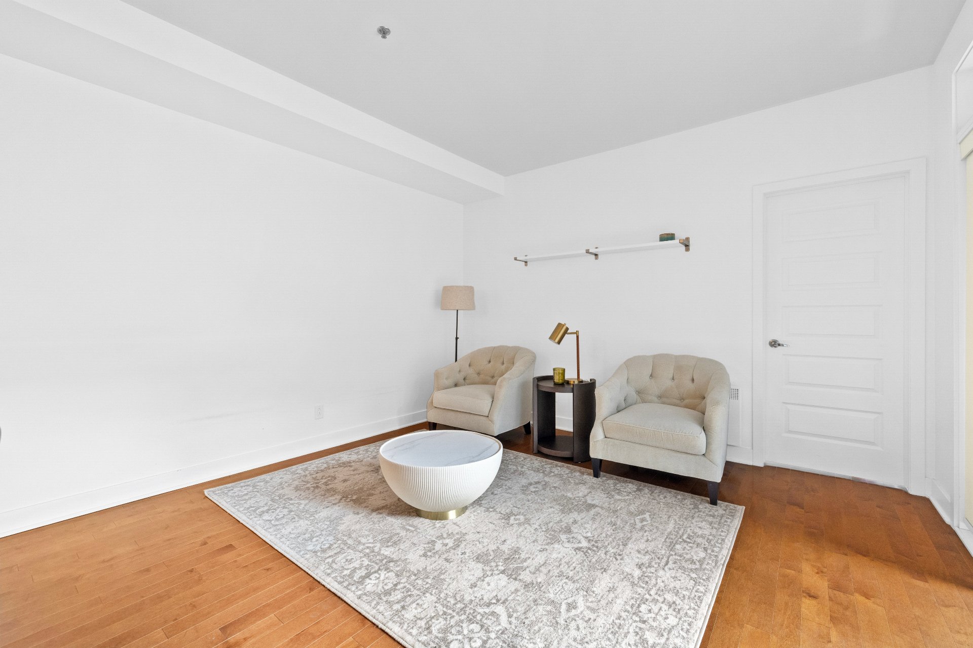 Living room – 1055, Rue De La Gauchetière E., apt. 301