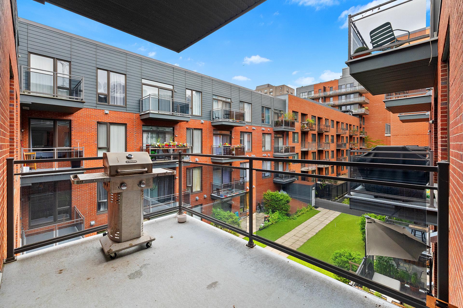 Balcony – 1055, Rue De La Gauchetière E., apt. 301