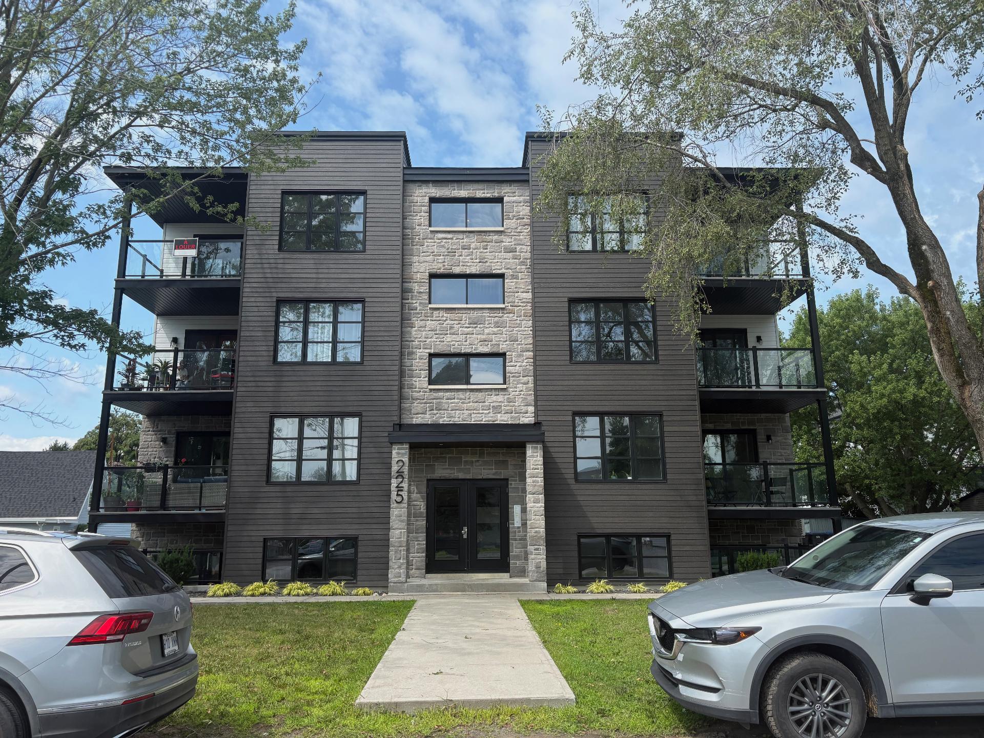 225 18e Avenue O. #401, Venise-en-Québec, QC, J0J2K0