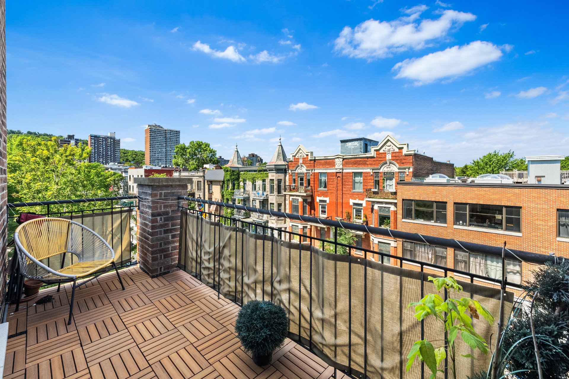Balcony – 4490, Rue St-Urbain, apt. 402