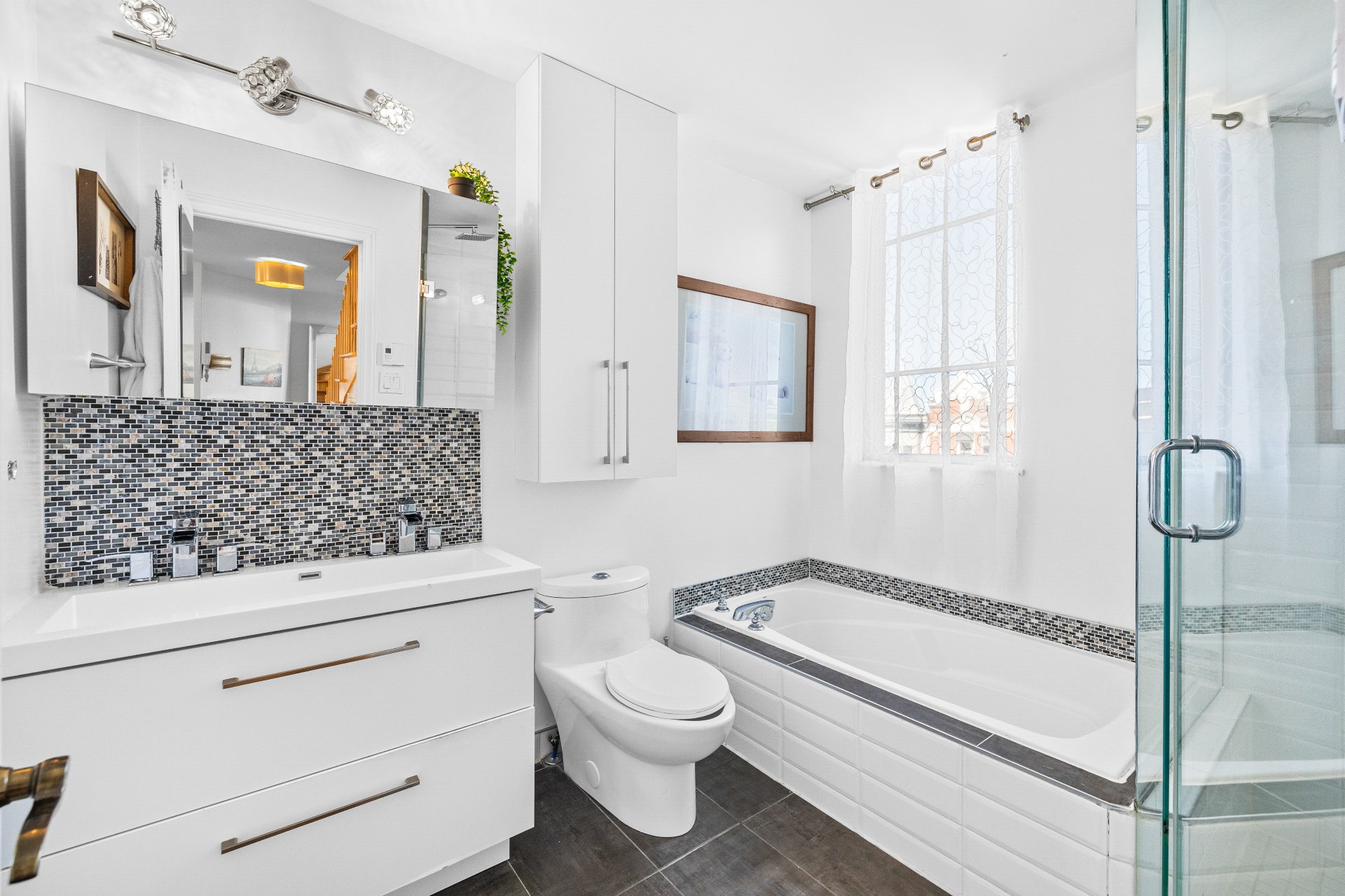 Bathroom – 4490, Rue St-Urbain, apt. 402