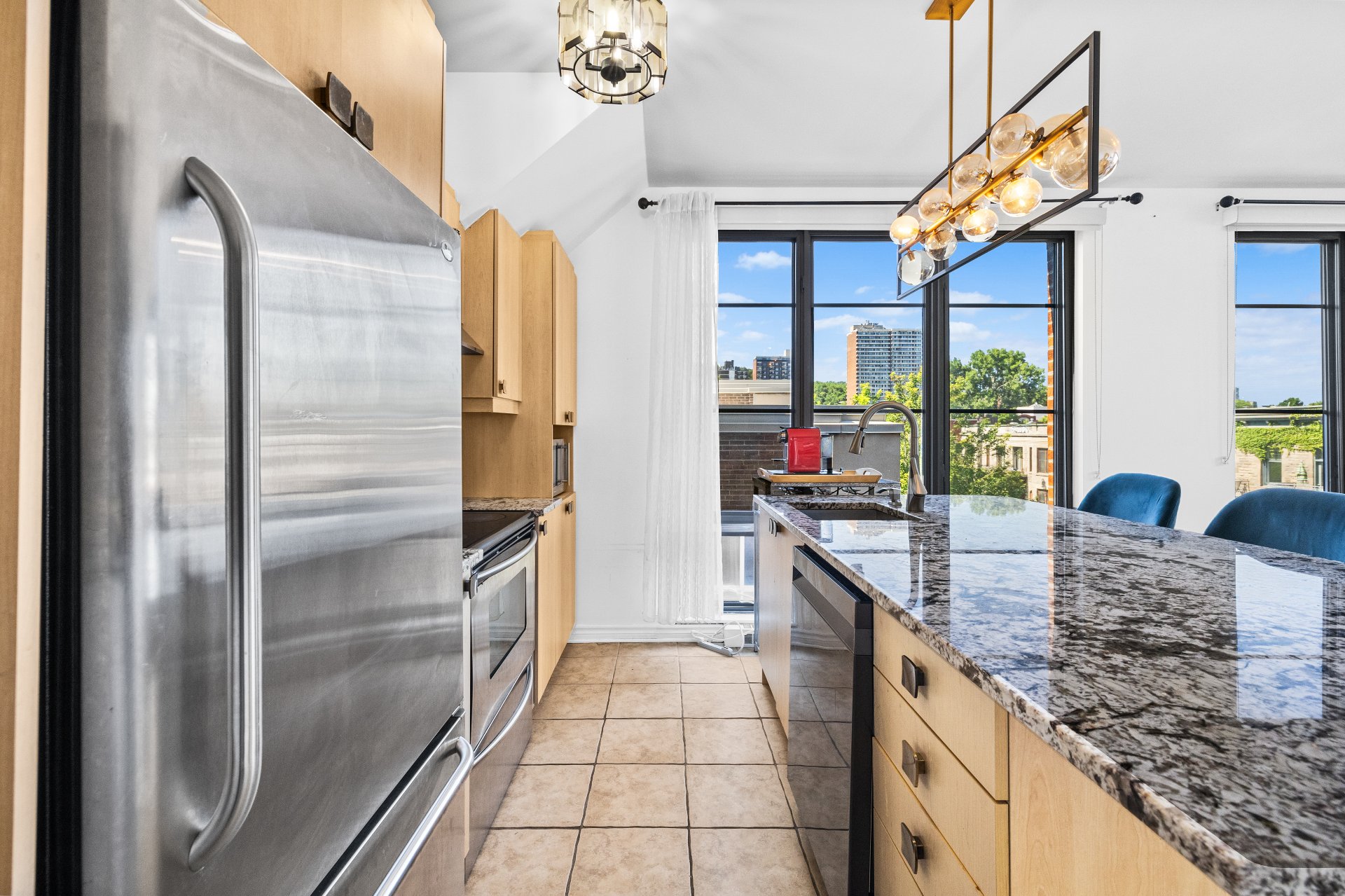 Kitchen – 4490, Rue St-Urbain, apt. 402