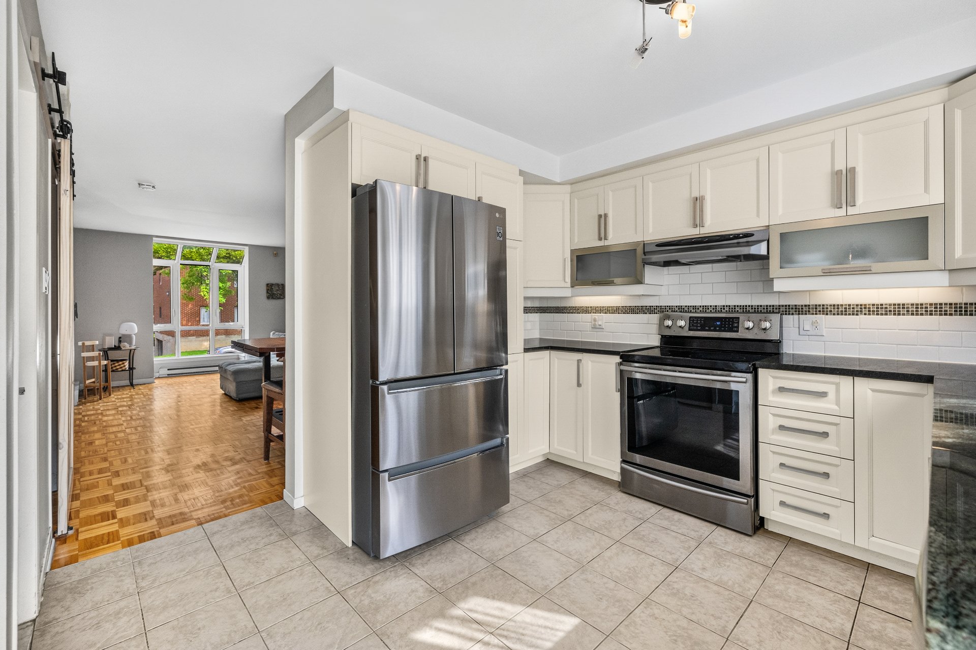 Kitchen – 2662, Rue Workman