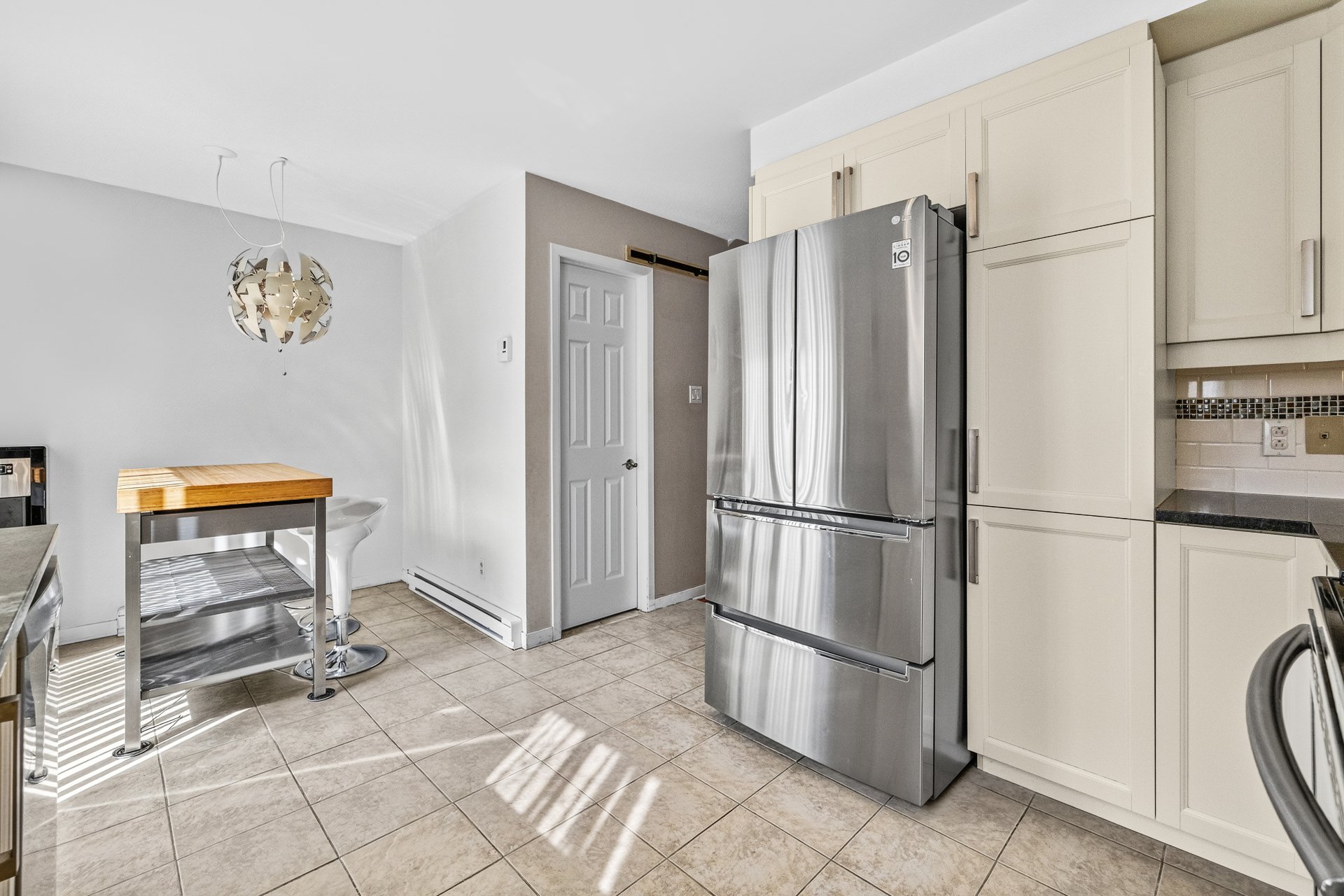 Kitchen – 2662, Rue Workman