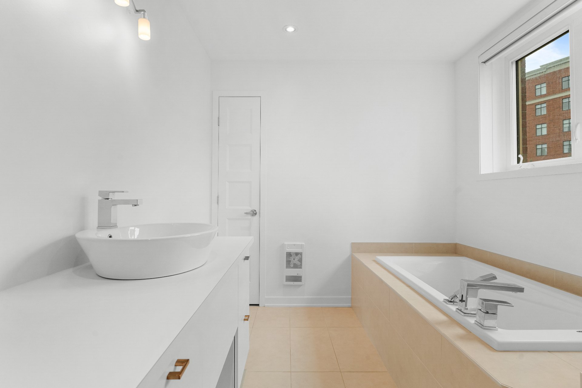 Bathroom – 9150, Rue Lennon, apt. 1