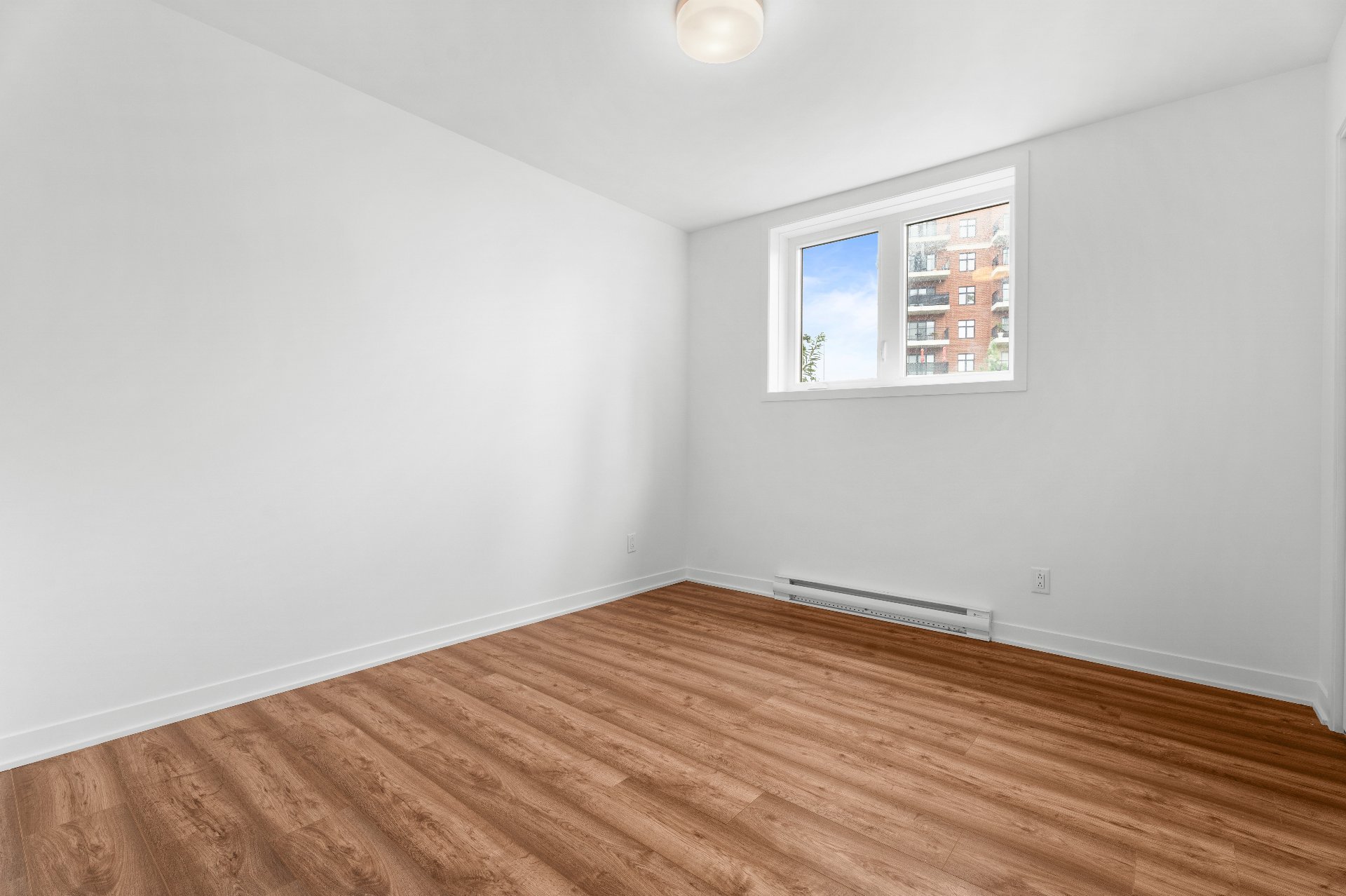 Bedroom – 9150, Rue Lennon, apt. 1