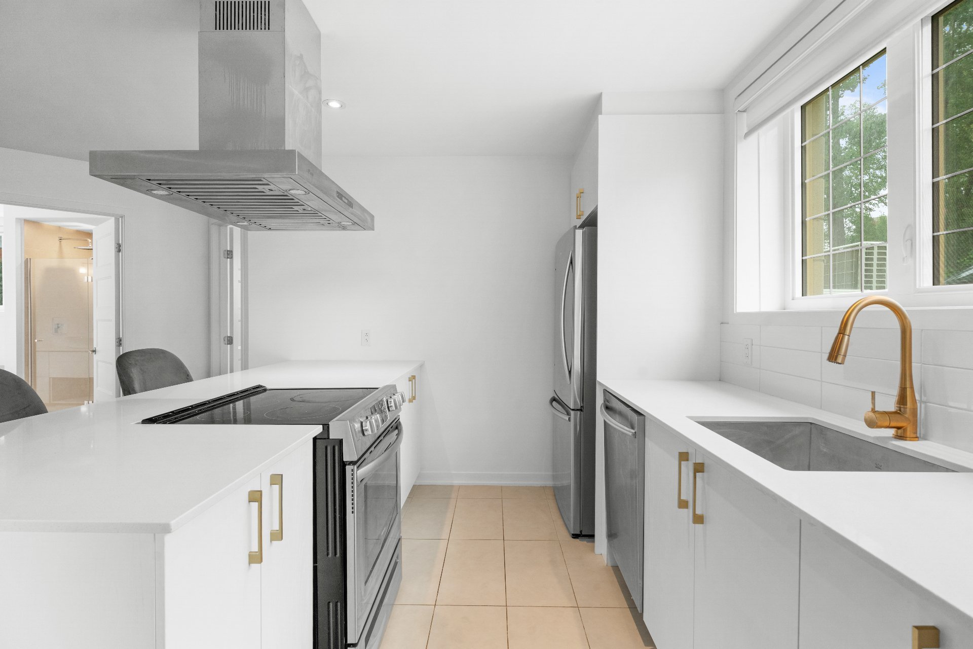 Kitchen – 9150, Rue Lennon, apt. 1
