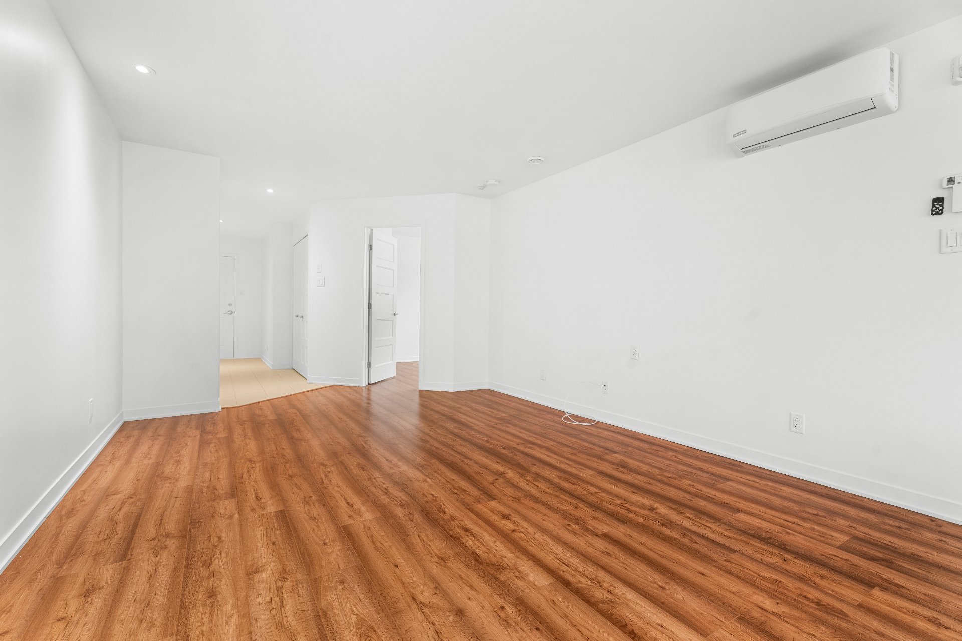 Living room – 9150, Rue Lennon, apt. 1