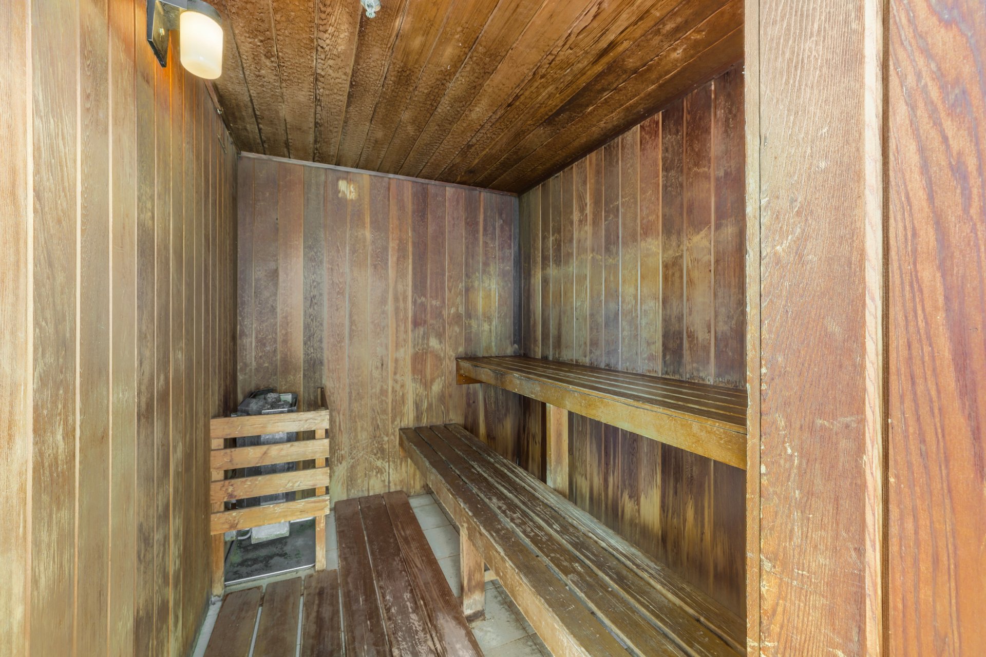 Sauna – 801, Rue de la Commune E., app. 901