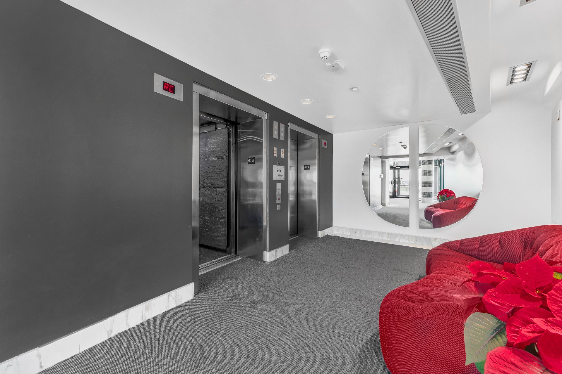 Ascenseur – 801, Rue de la Commune E., app. 901