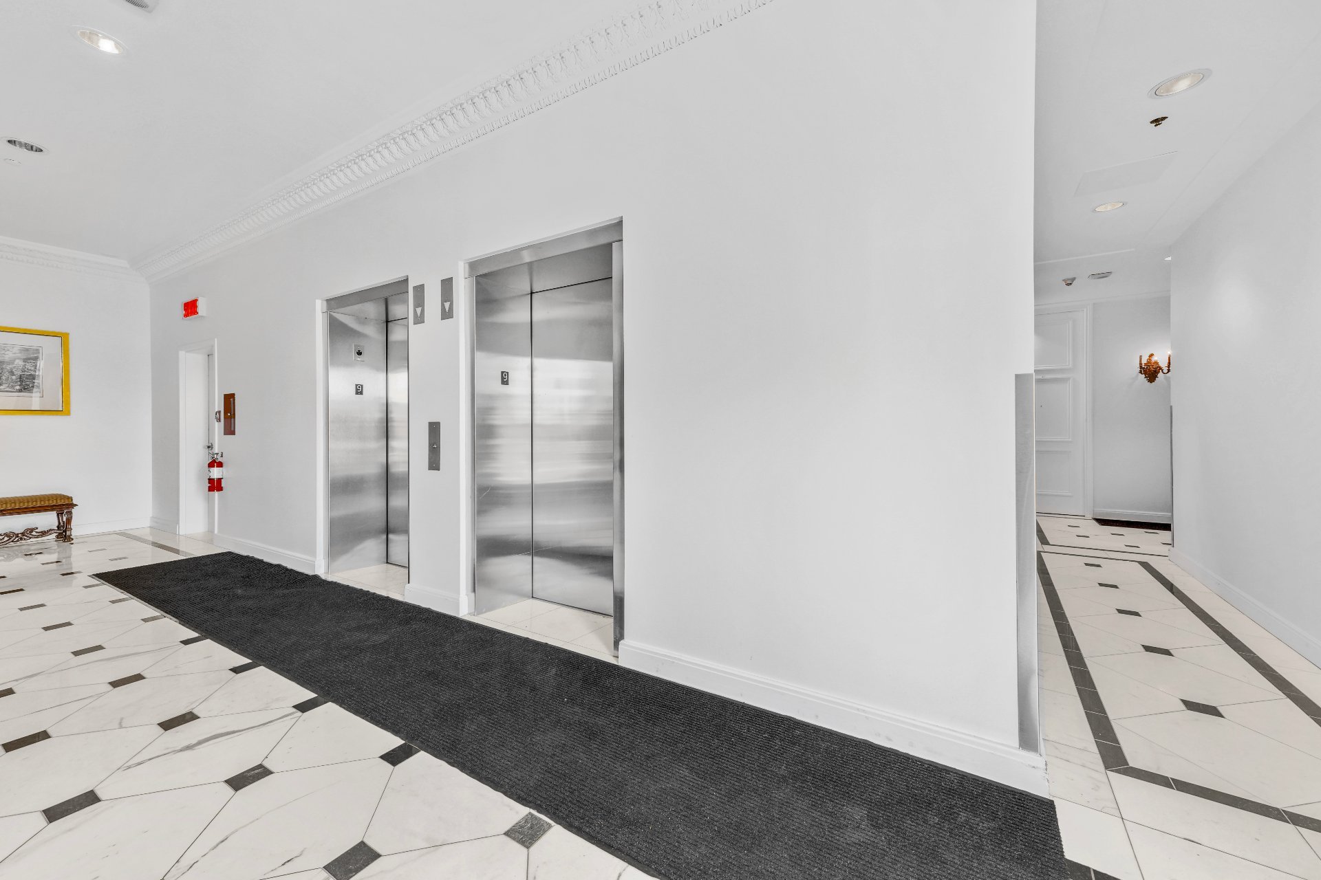 Corridor – 801, Rue de la Commune E., app. 901