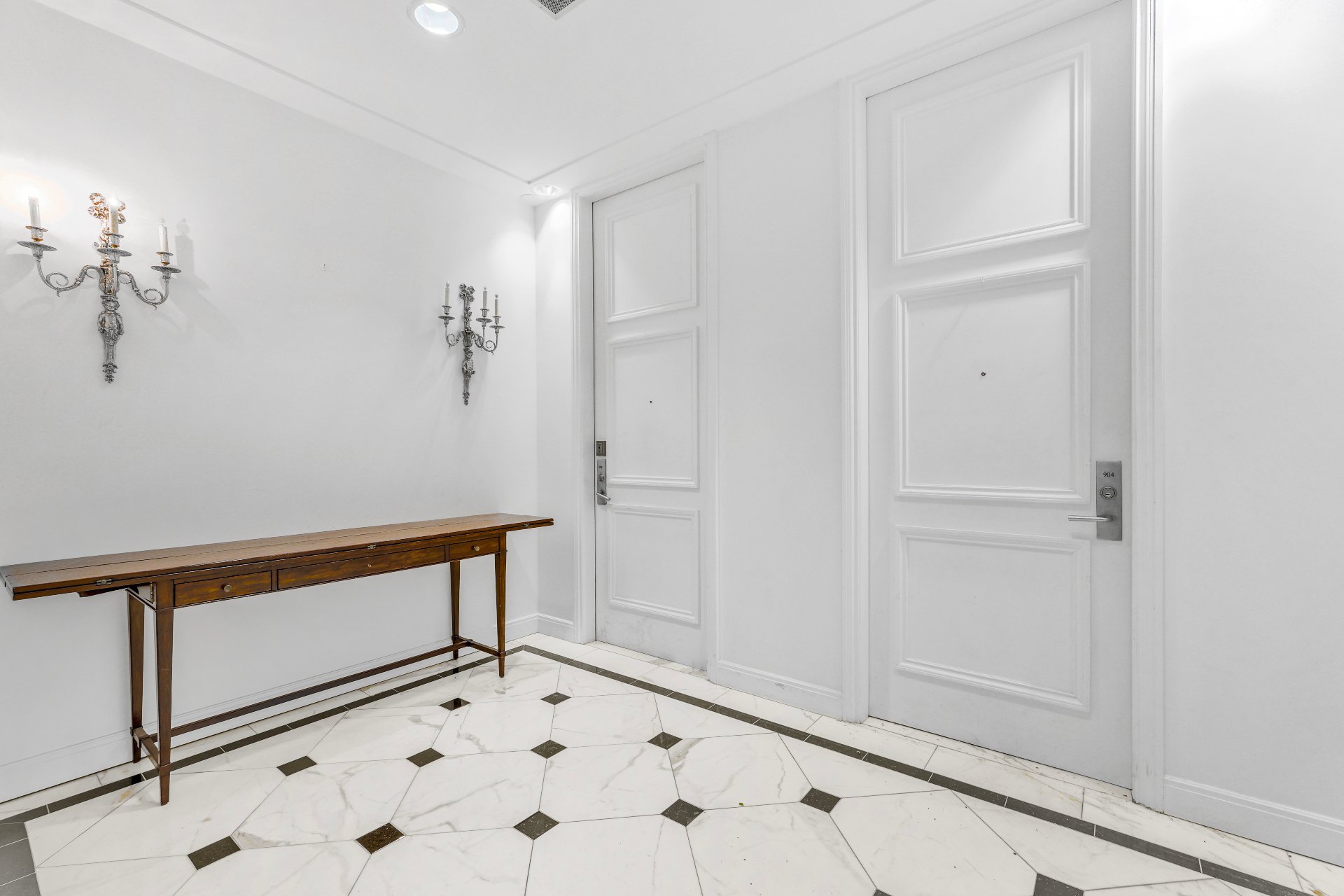 Intérieur – 801, Rue de la Commune E., app. 901