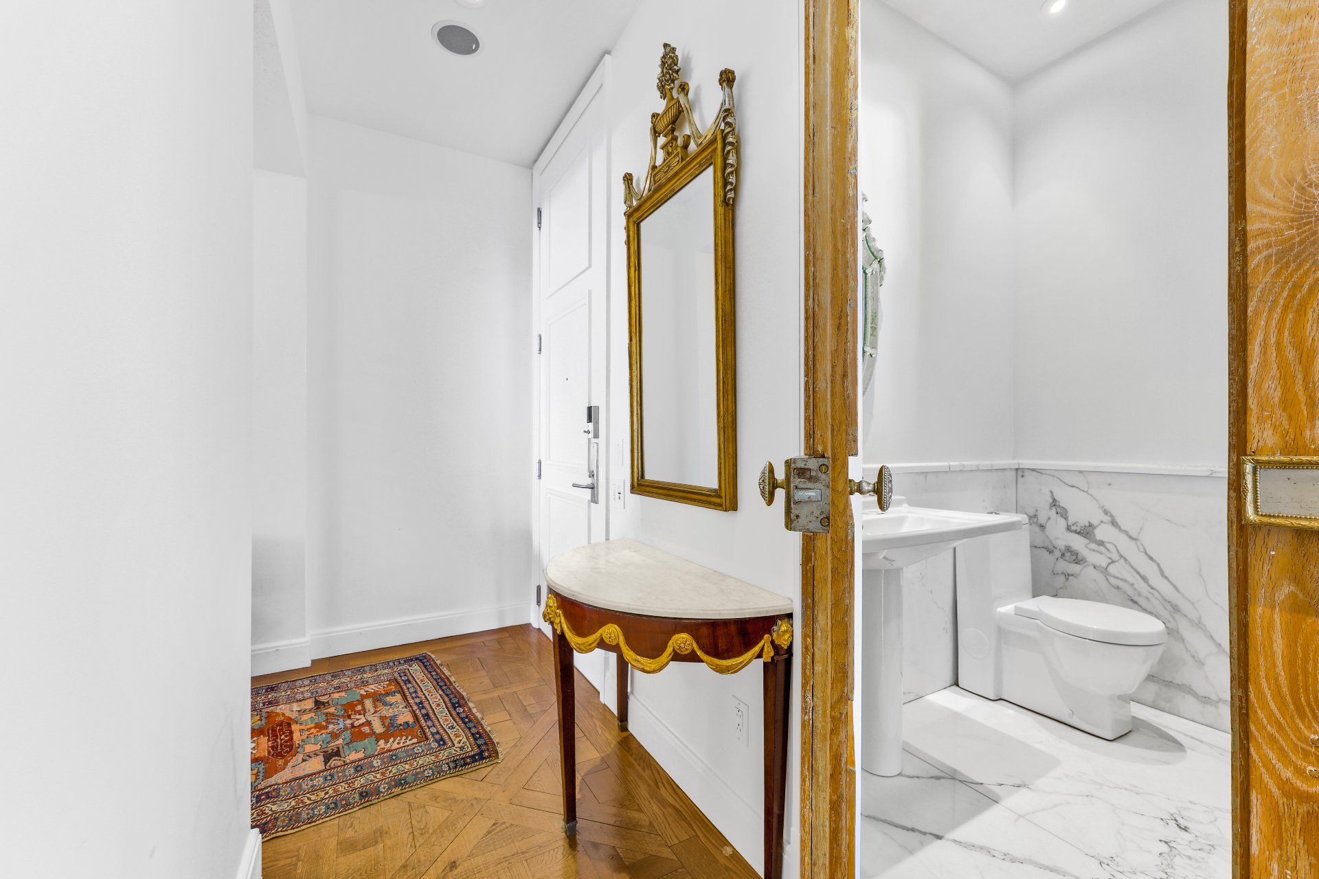 Salle de bains – 801, Rue de la Commune E., app. 901