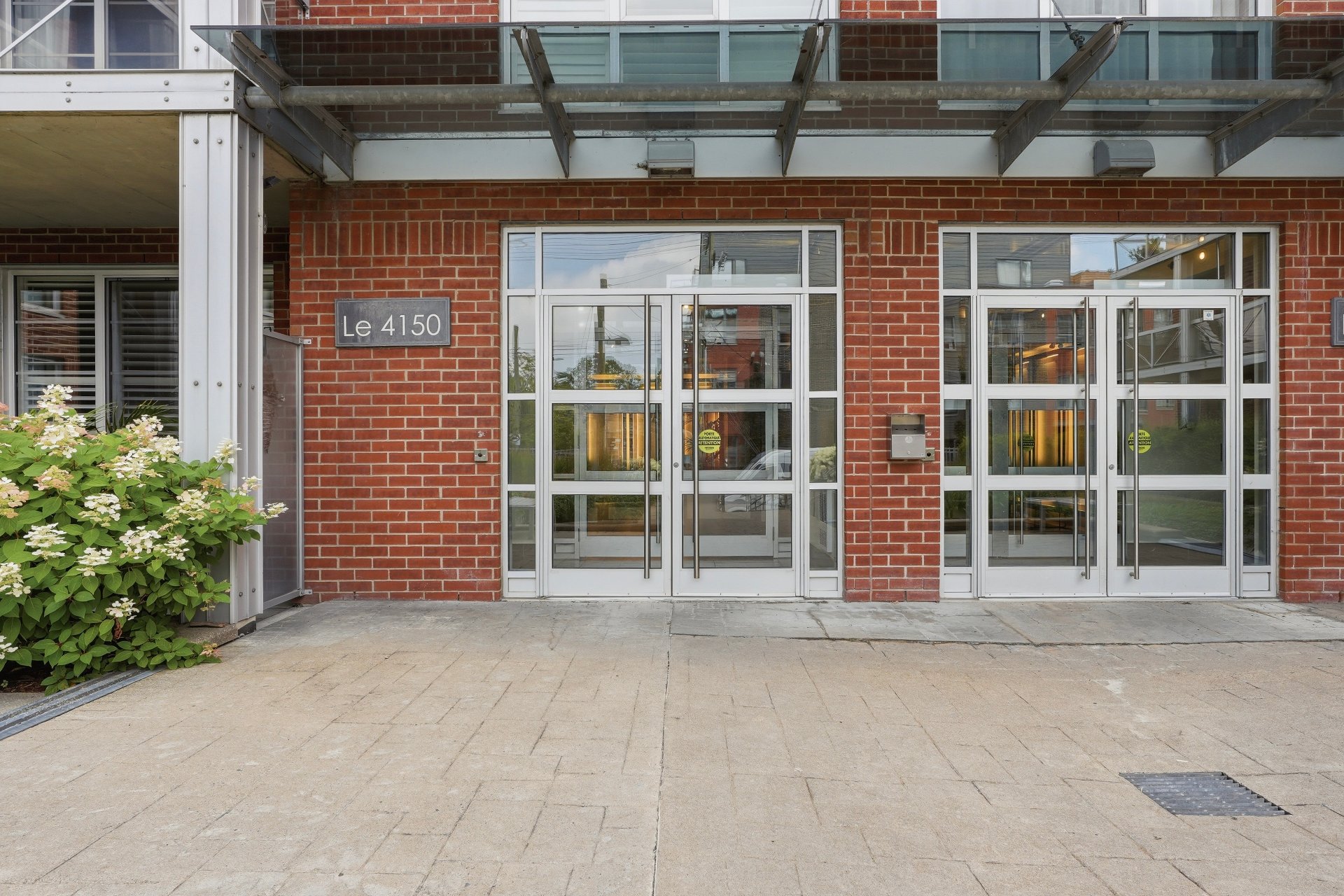 Exterior entrance – 4150, Rue St-Ambroise, apt. 115