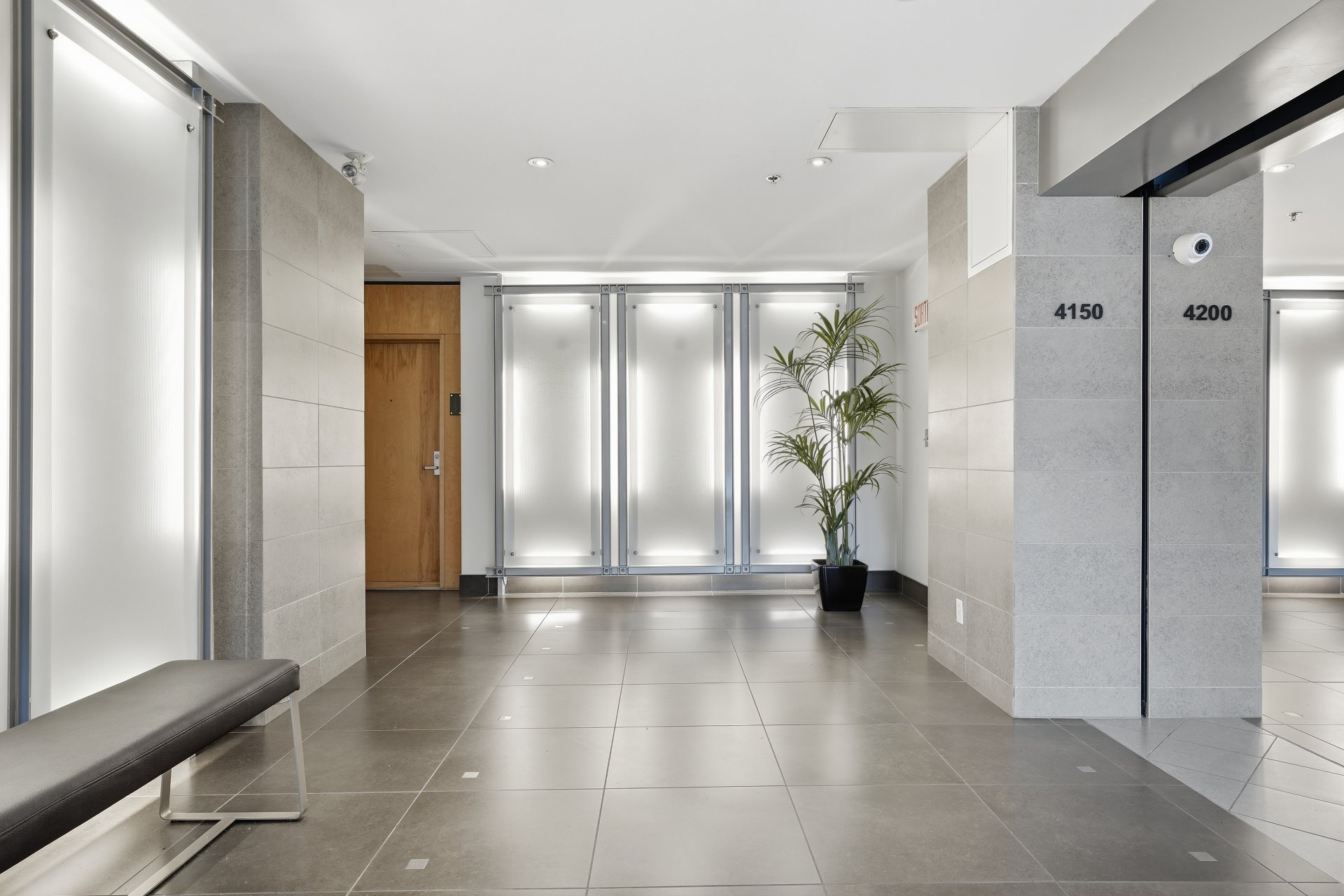 Hall – 4150, Rue St-Ambroise, apt. 115