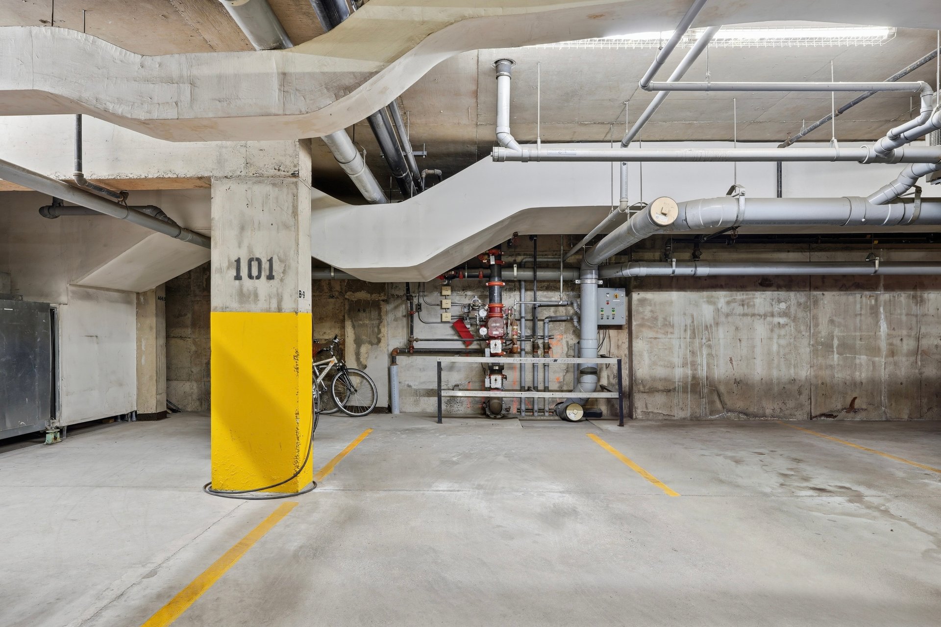 Parking – 4150, Rue St-Ambroise, apt. 115