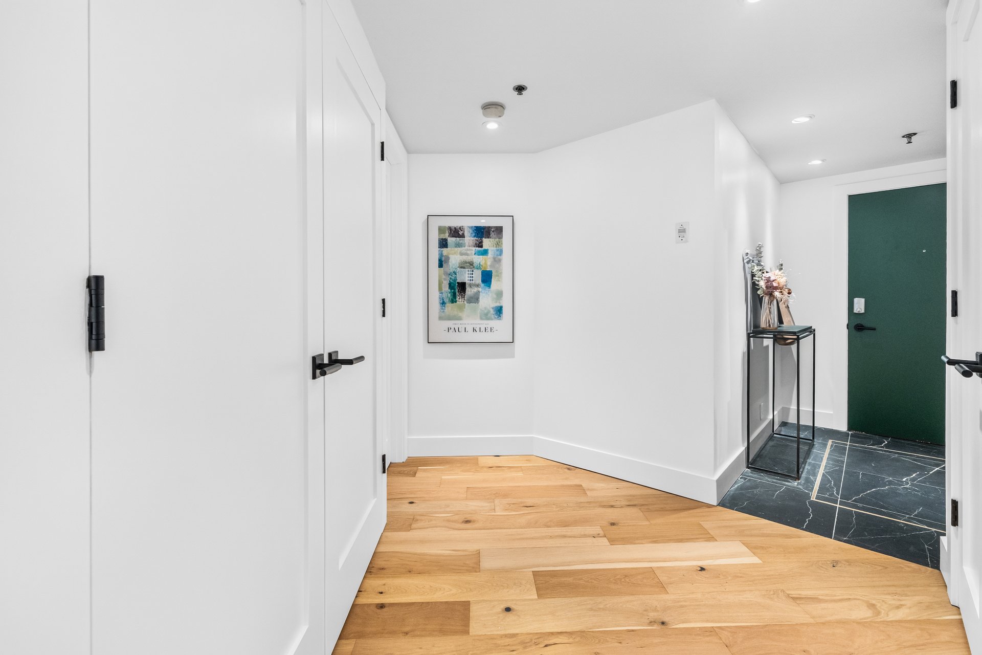 Passageway – 1315, Rue Notre-Dame O., apt. 209