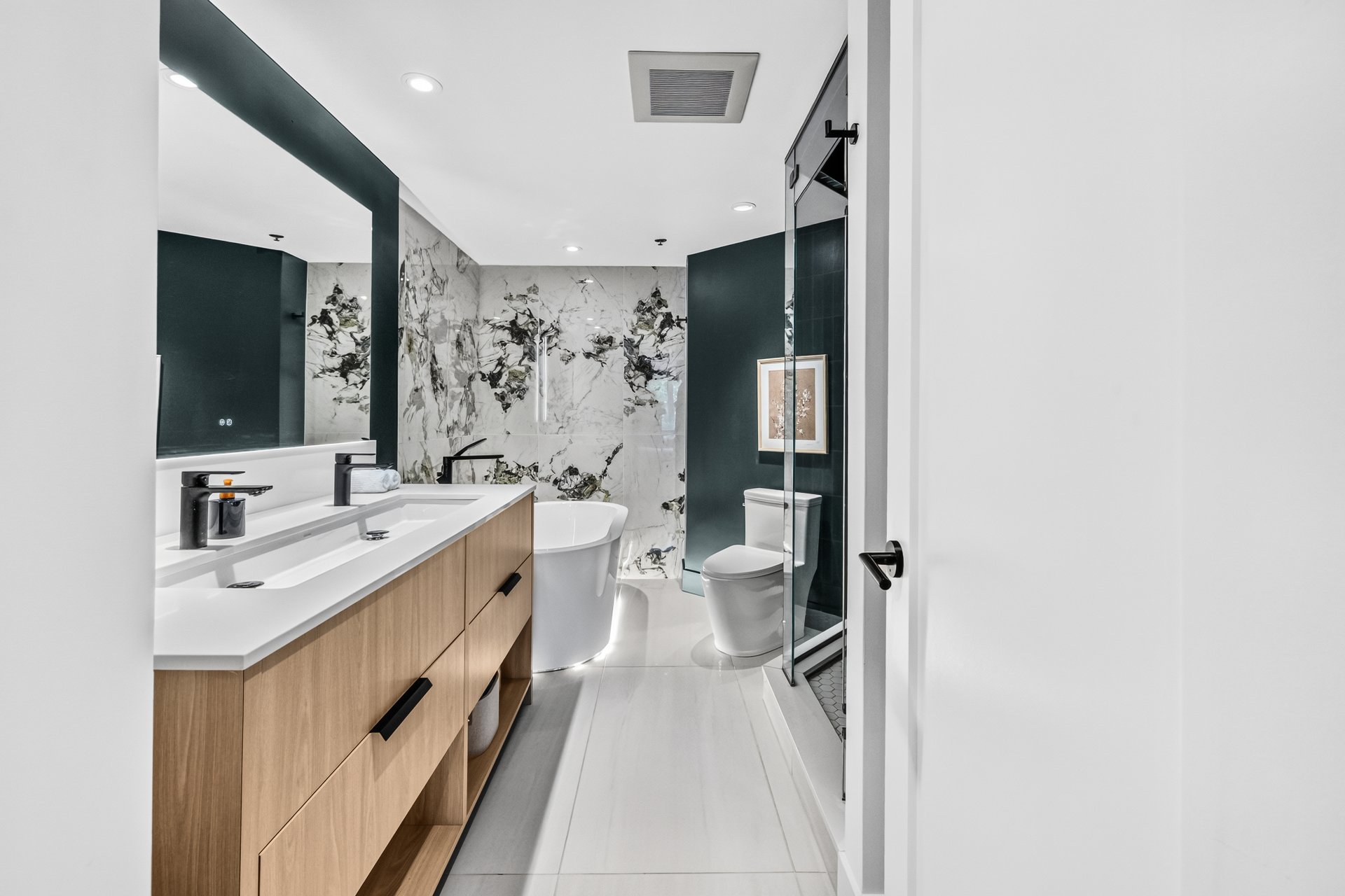 Ensuite bathroom – 1315, Rue Notre-Dame O., apt. 209