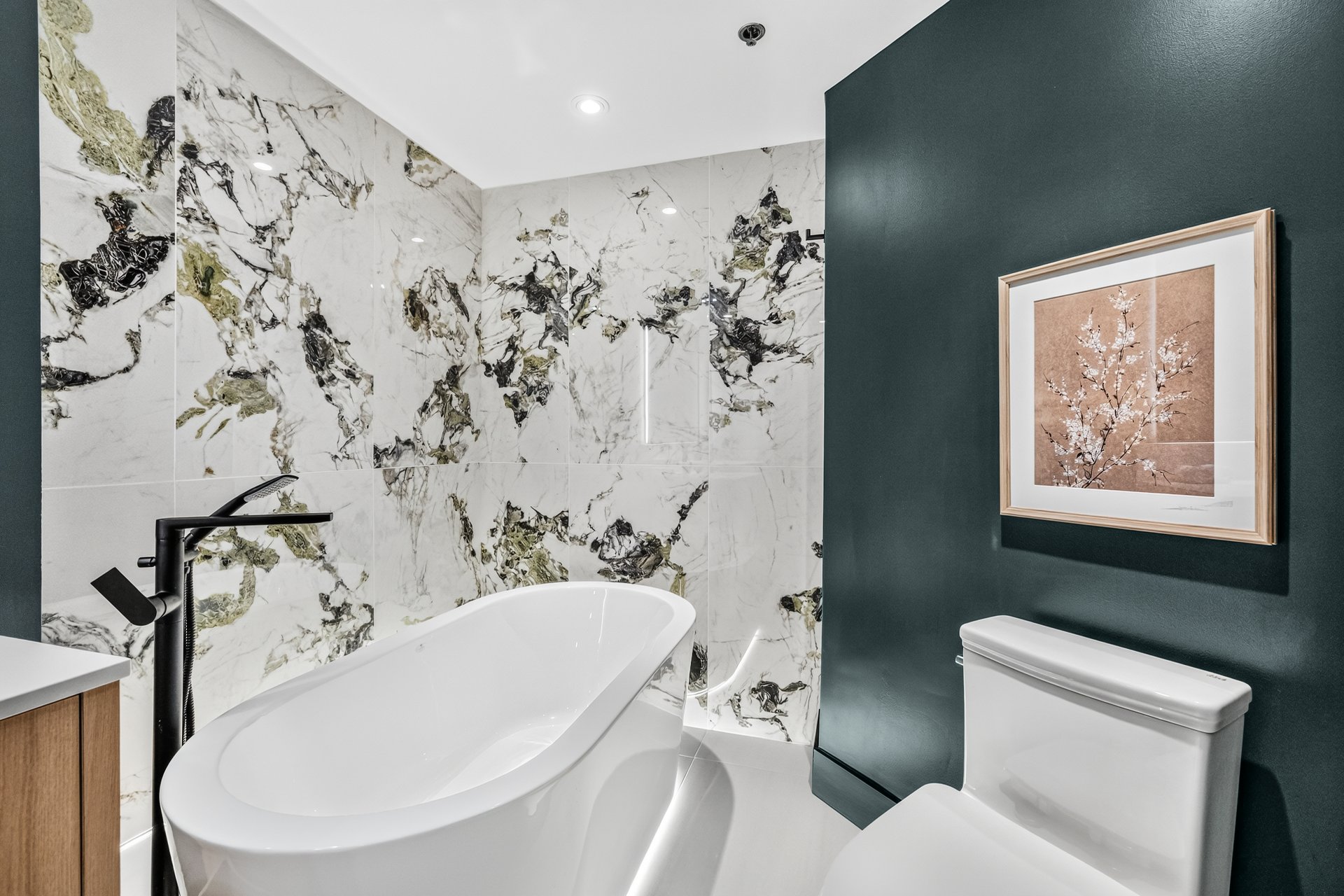 Ensuite bathroom – 1315, Rue Notre-Dame O., apt. 209