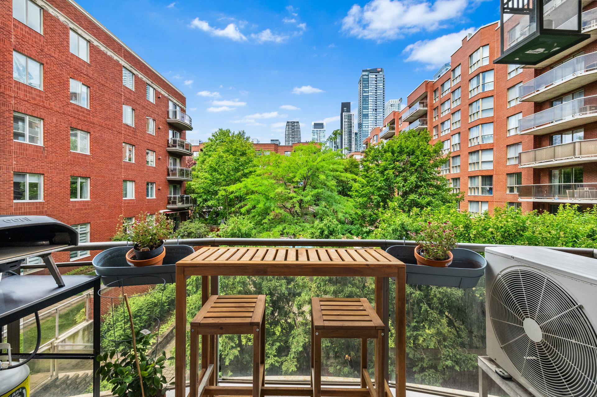 Balcony – 1315, Rue Notre-Dame O., apt. 209