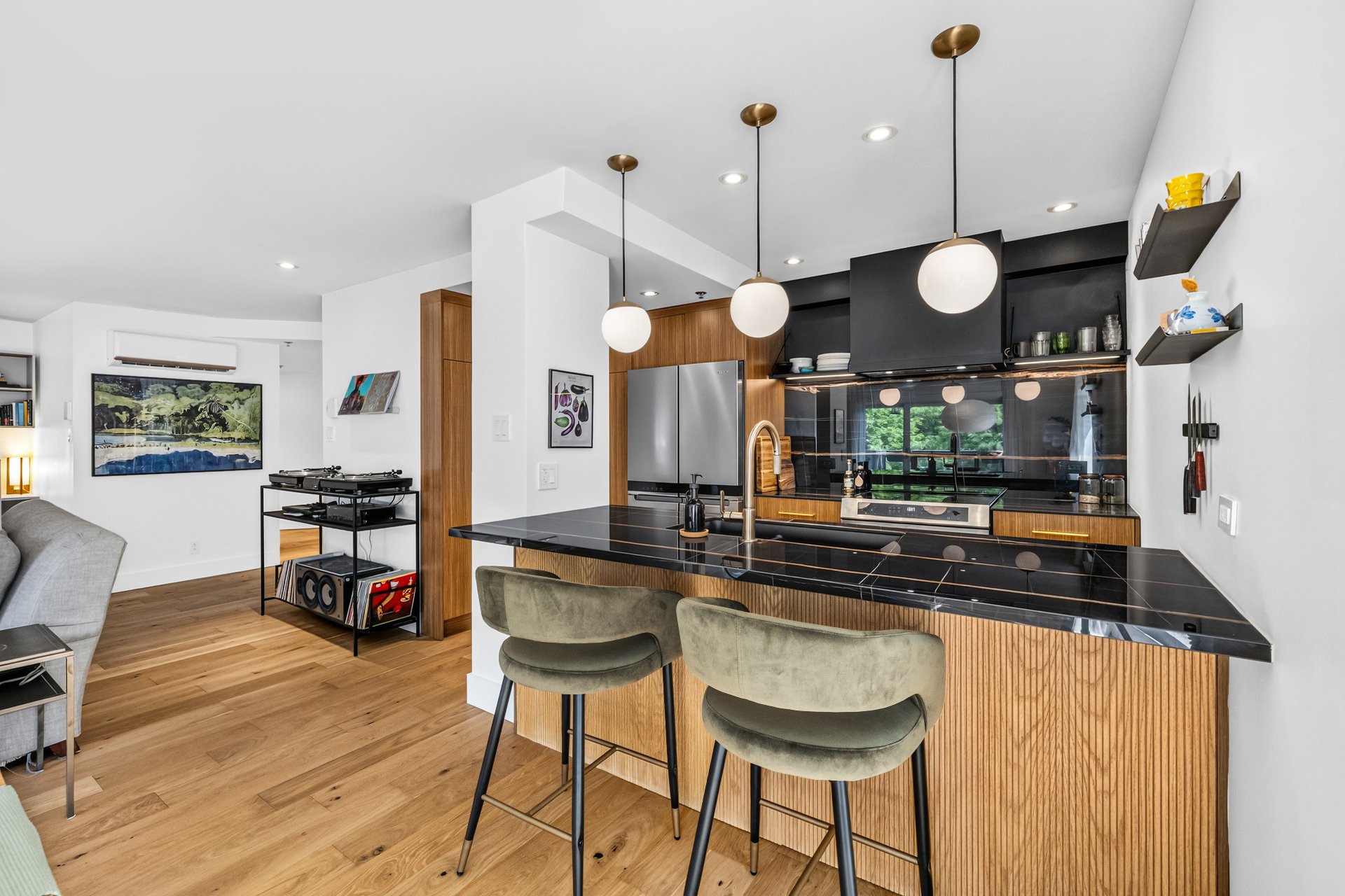 Kitchen – 1315, Rue Notre-Dame O., apt. 209