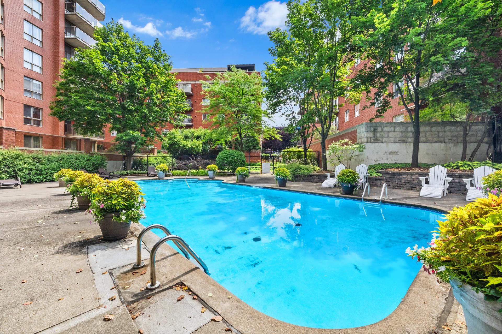 Pool – 1315, Rue Notre-Dame O., apt. 209