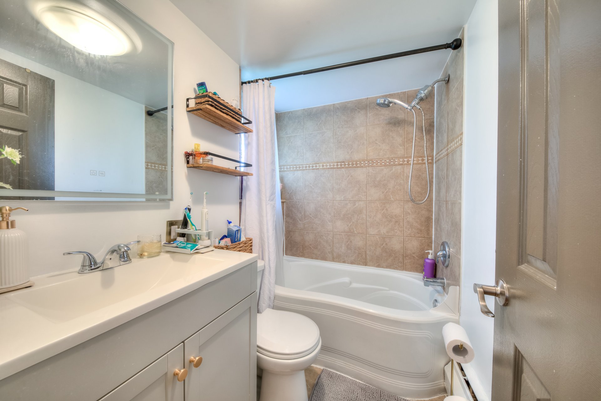 425 63e Avenue thumbnail 15