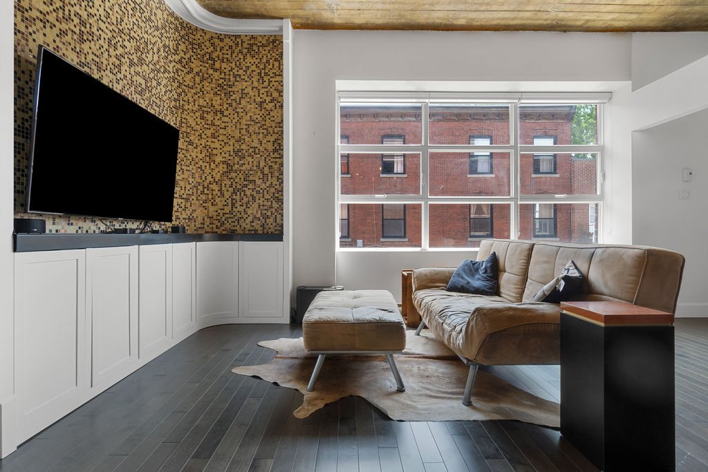 Living room – 900, Rue St-Philippe, apt. 203