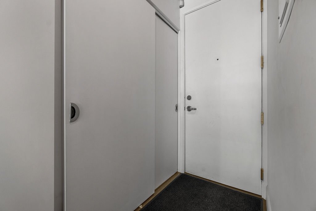 Hall – 900, Rue St-Philippe, apt. 203