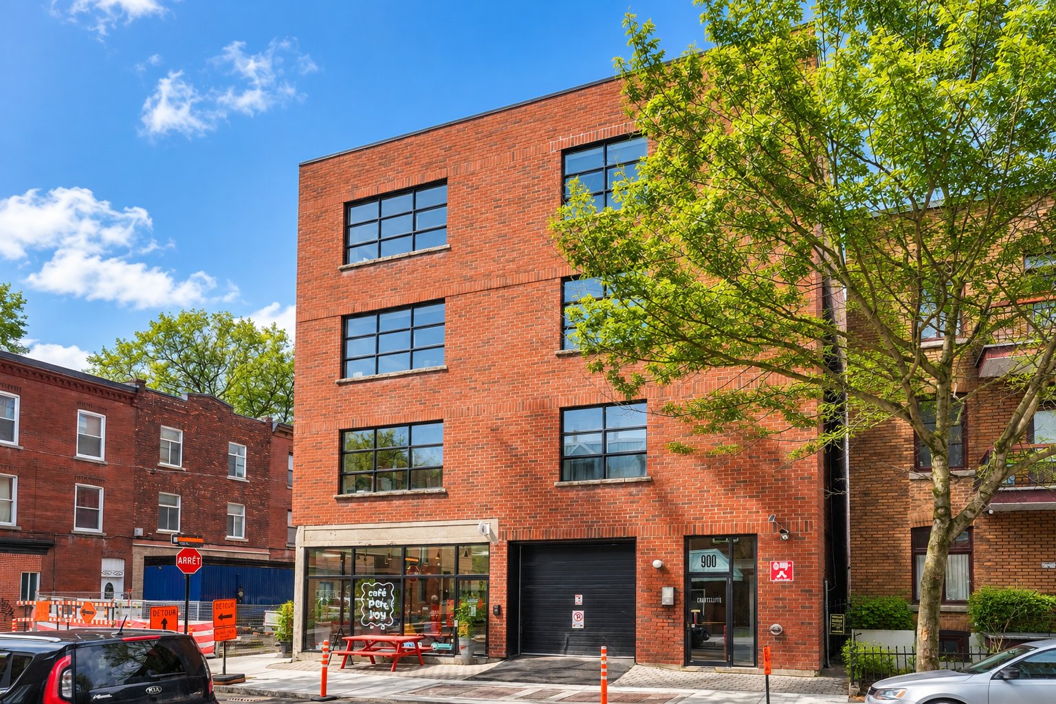 Frontage – 900, Rue St-Philippe, apt. 203
