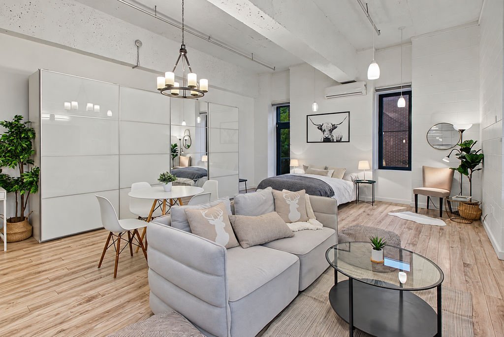 Salon – 2801, Rue du Centre, app. 214