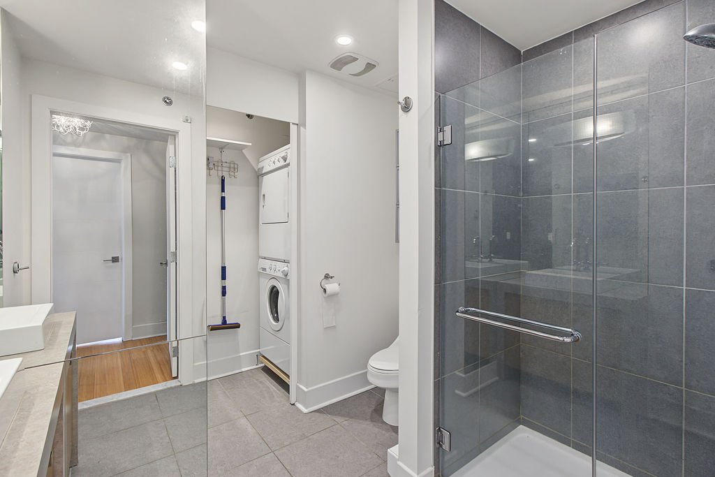 Salle de bains – 4200, Rue St-Ambroise, app. 607