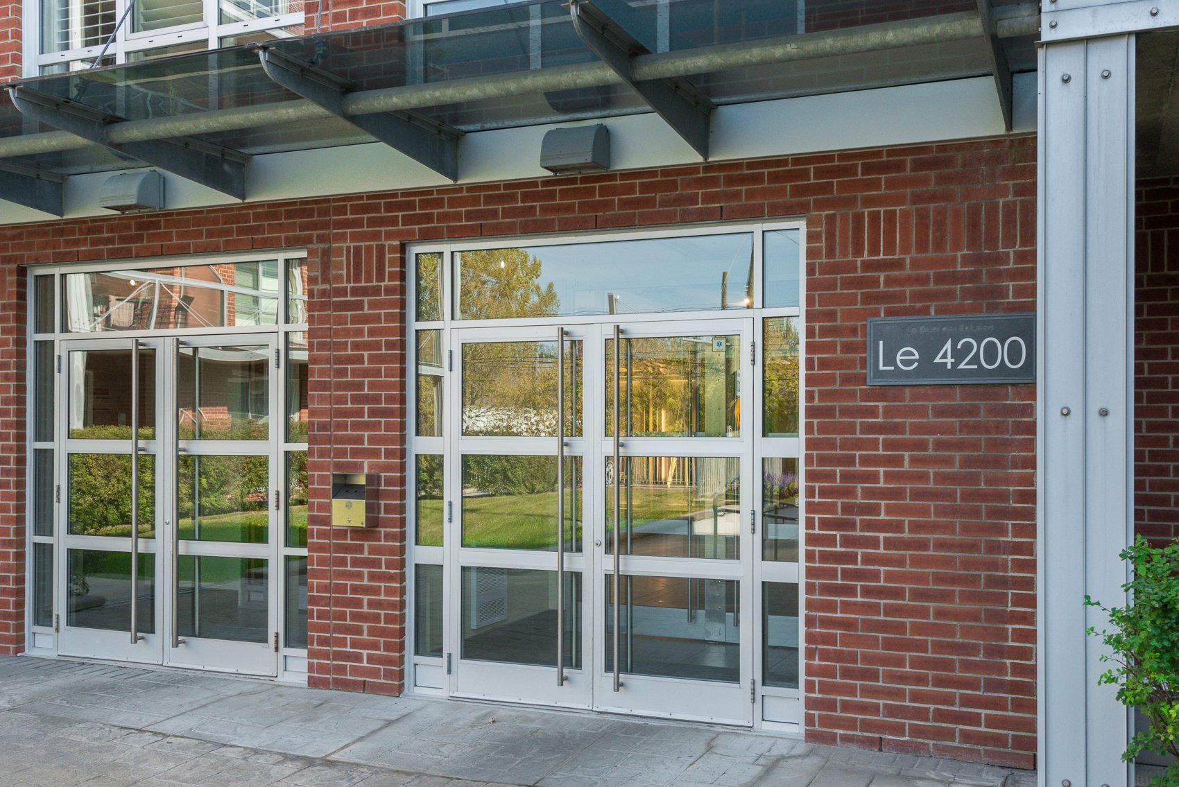 Entrée extérieure – 4200, Rue St-Ambroise, app. 607