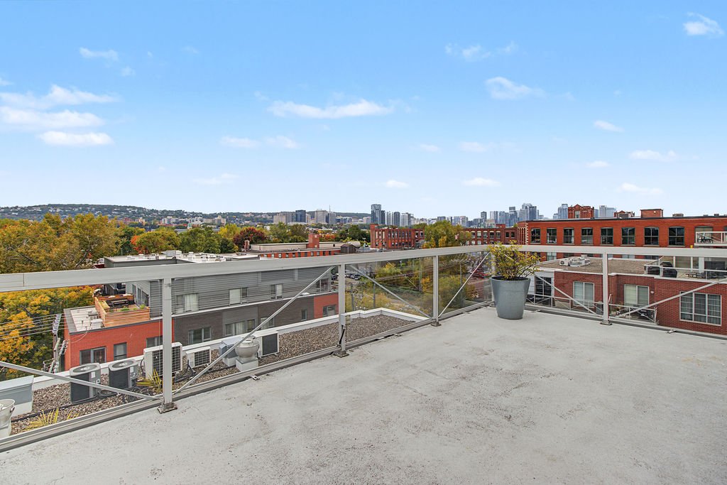 Balcon – 4200, Rue St-Ambroise, app. 607