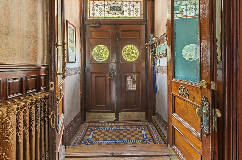 Hall d'entrée/Vestibule – 920Z-922Z, Rue Cherrier