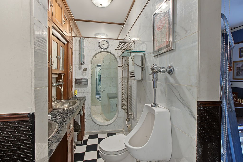 Salle de bains – 920Z-922Z, Rue Cherrier