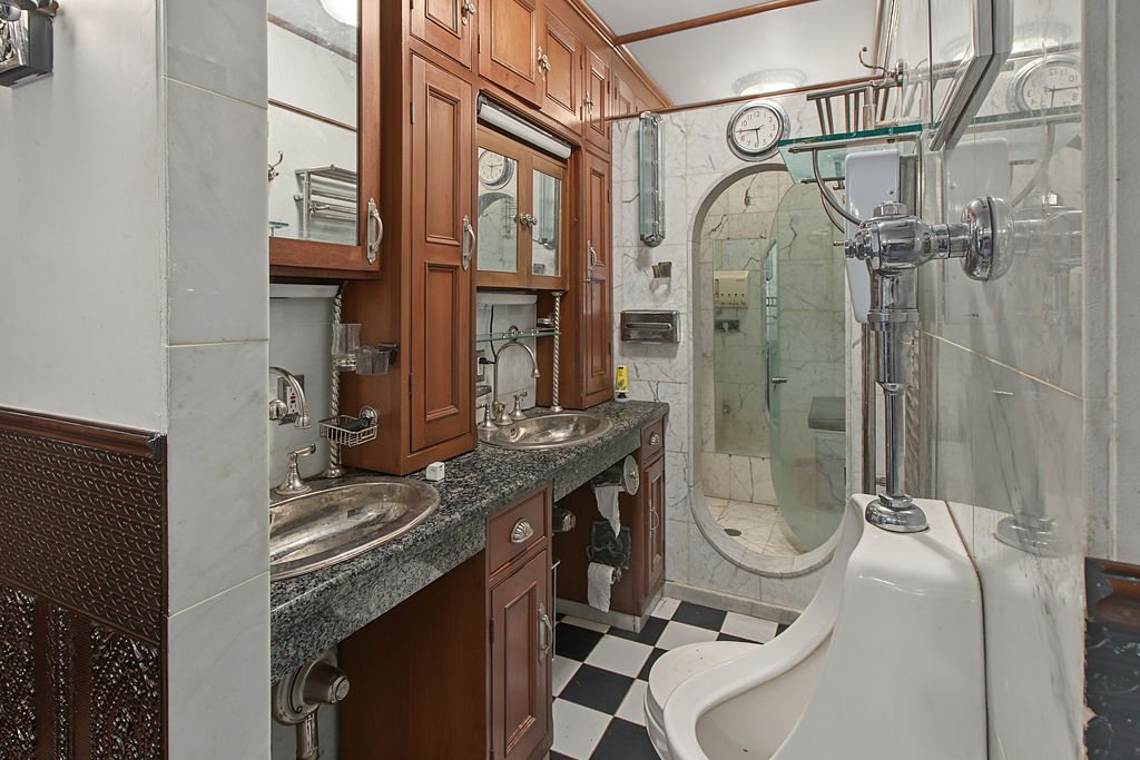 Salle de bains – 920Z-922Z, Rue Cherrier