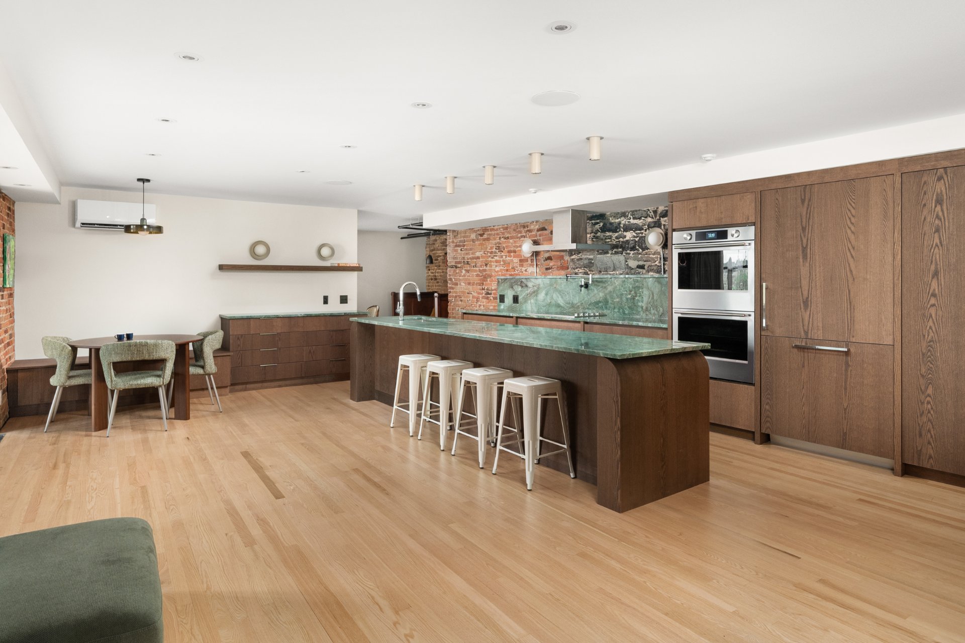 154 Rue St-Paul E., apt. 300