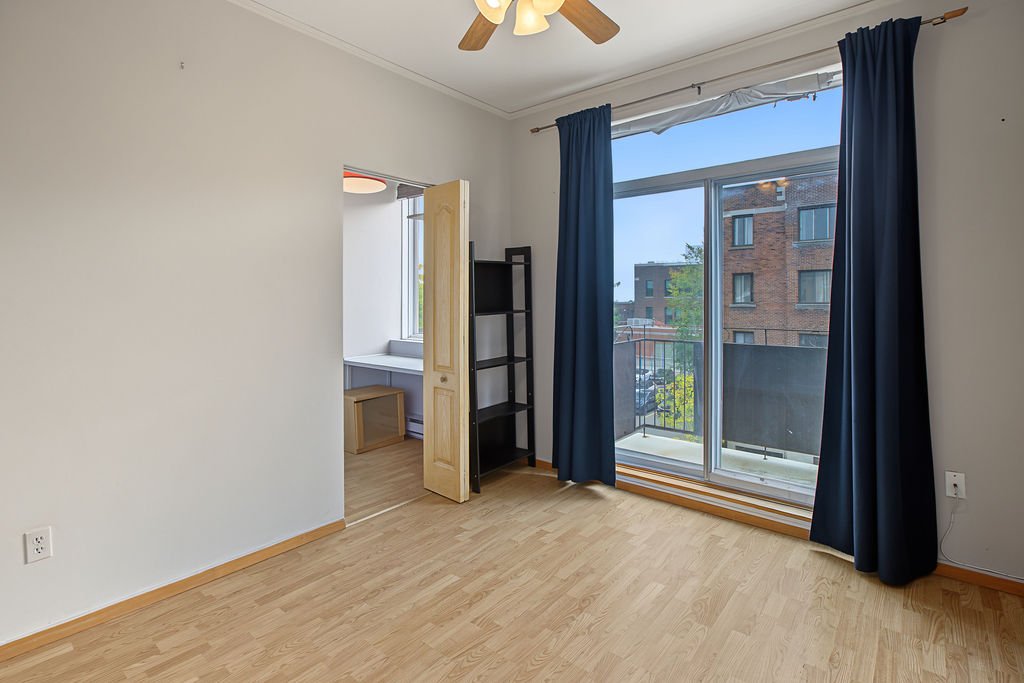 Primary bedroom – 3611, Boul. Décarie, apt. 300